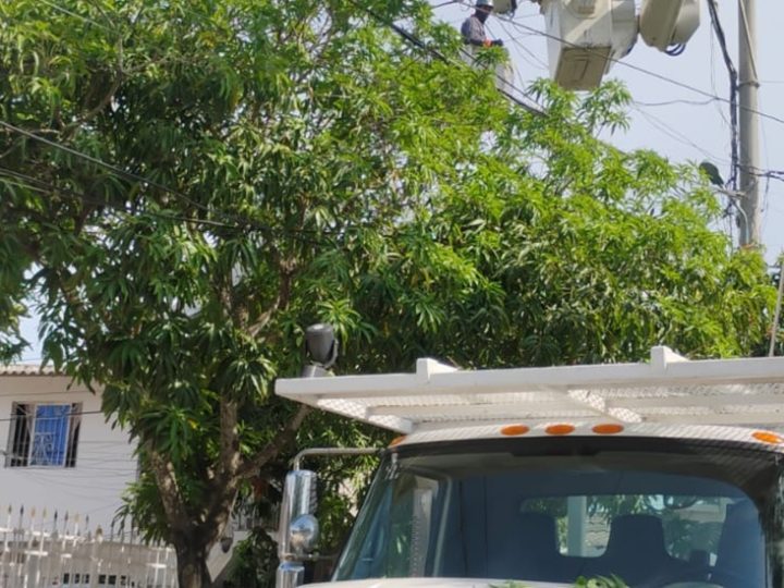 Trabajos eléctricos en sectores de El Prado, Santa Ana y San Francisco en el norte de Barranquilla