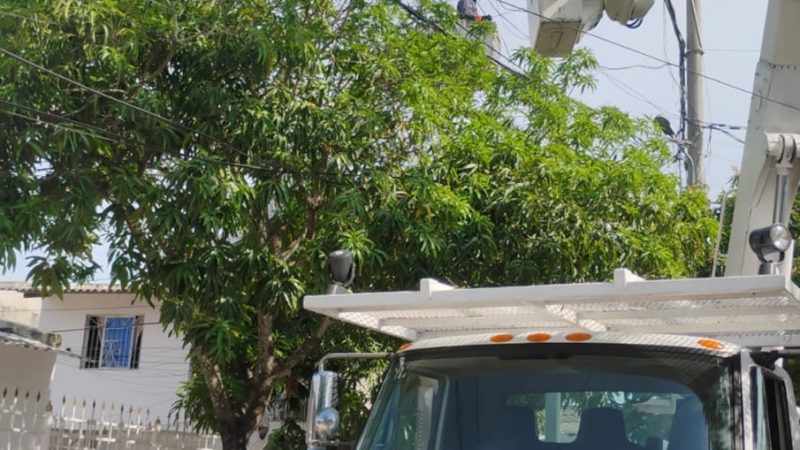 Trabajos eléctricos en sectores de El Prado, Santa Ana y San Francisco en el norte de Barranquilla