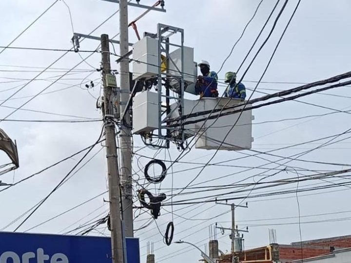 Adecuaciones eléctricas en sectores del norte de Barranquilla