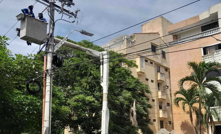 Trabajos eléctricos en el municipio de Usiacurí