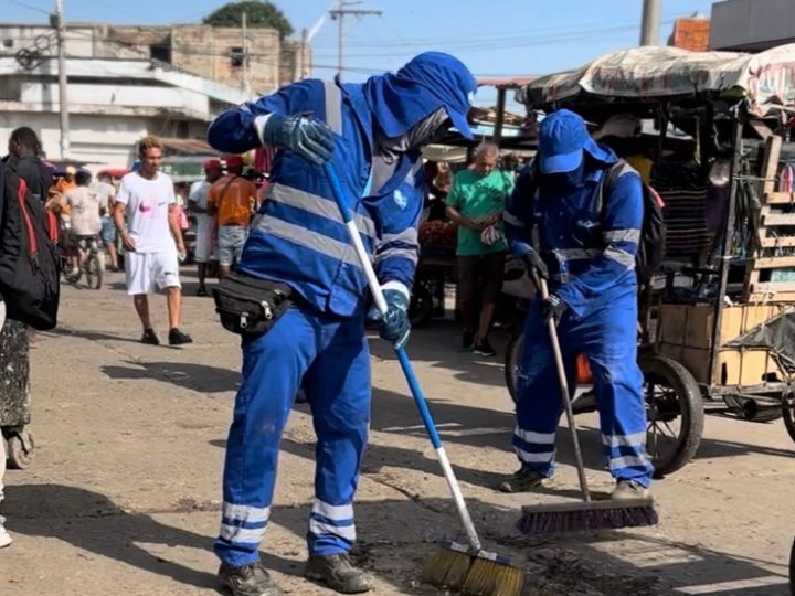 Triple A intensifica operativo especial de aseo en el sectorde El Boliche en el Mercado de Barranquilla