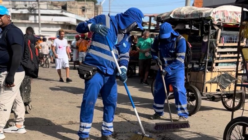 Triple A intensifica operativo especial de aseo en el sectorde El Boliche en el Mercado de Barranquilla