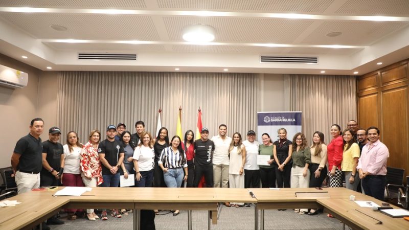 Alcalde Alejandro Char posesiona a nuevos integrantes del Consejo Distrital de Juventud 2025 -2026