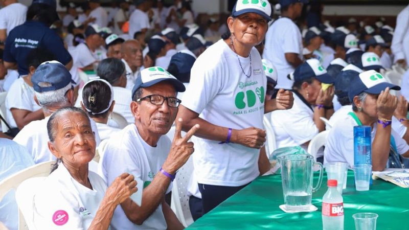 Distrito de Barranquilla rindió homenaje a los abuelos con baile, juegos y tradición en el Día del Adulto Mayor 