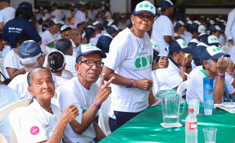 Distrito de Barranquilla rindió homenaje a los abuelos con baile, juegos y tradición en el Día del Adulto Mayor 