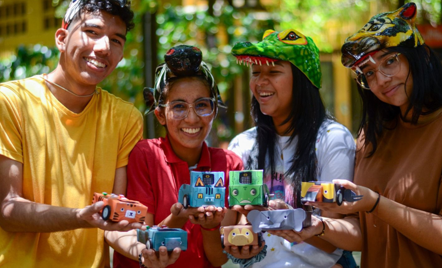 Cerrar las brechas en ciencias: el reto de la educación STEM+ en el Caribe