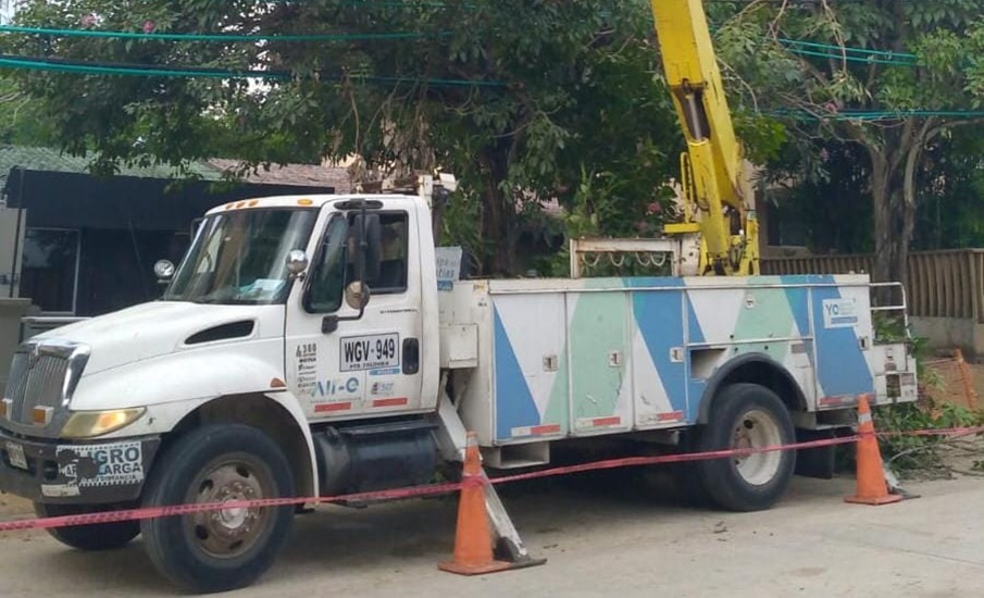Instalan postes en un sector del barrio San Vicente en el norte de Barranquilla
