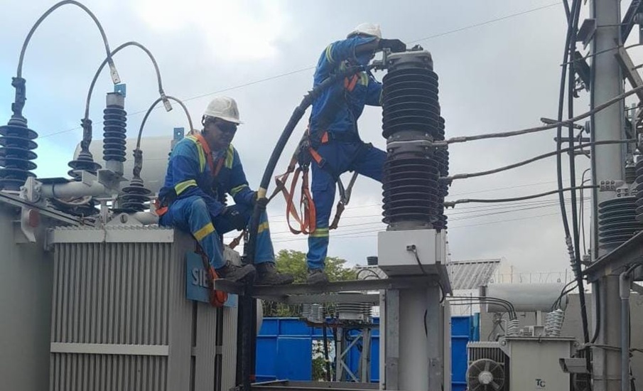 Trabajos eléctricos preventivos en la subestación Sabanalarga