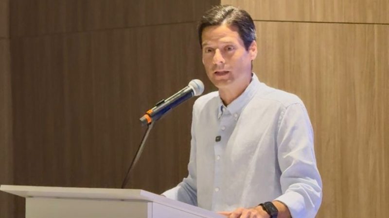 Mauricio Gómez presenta su precandidatura presidencial en el foro de Camacol