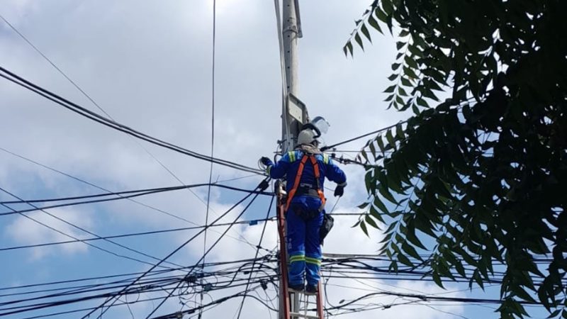Cambio de redes eléctricas en un sector del barrio La Concepción en el norte de Barranquilla
