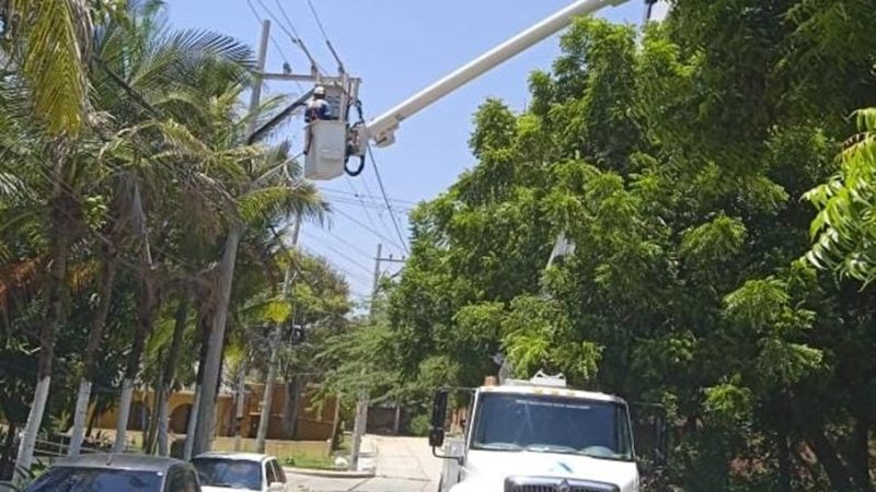 Instalan postes en sector del barrio Montes en Barranquilla