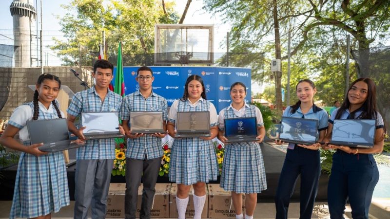 Conectividad, educación digital y equipos para estudiantesdeja visita del Ministro TIC a Atlántico