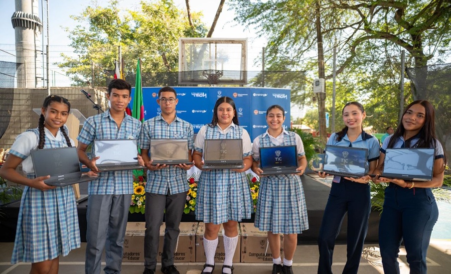 Conectividad, educación digital y equipos para estudiantesdeja visita del Ministro TIC a Atlántico