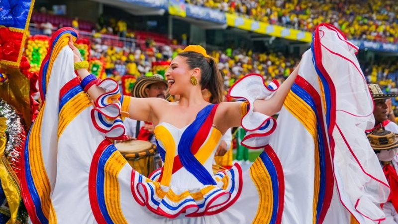 La reina Michelle llega a Tampa en su primer viaje de promoción internacional