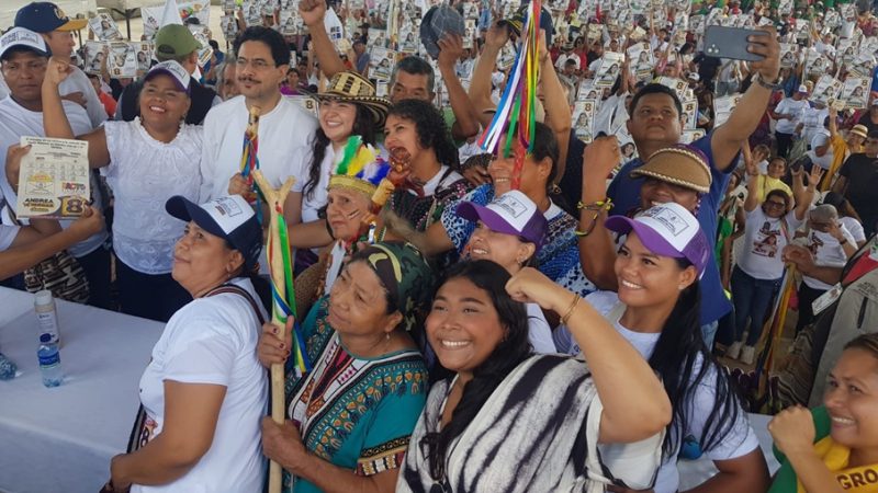 Multitudinario encuentro de Andrea Vargas con campesinos del Atlántico en compañía del precandidato presidencial Iván Cepeda en Baranoa