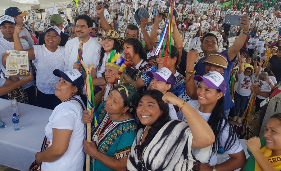 Multitudinario encuentro de Andrea Vargas con campesinos del Atlántico en compañía del precandidato presidencial Iván Cepeda en Baranoa