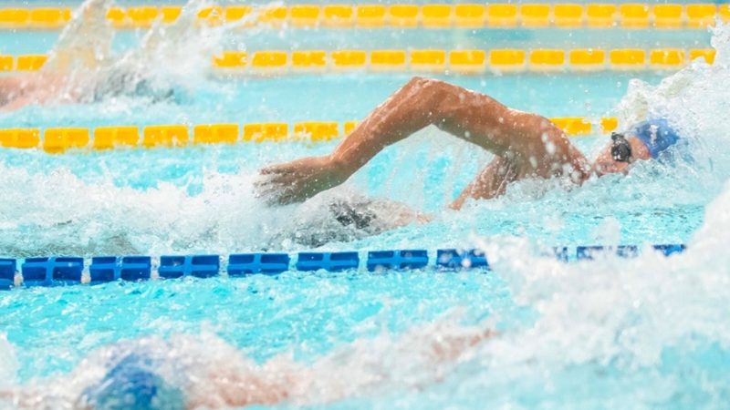Bachilleres y padres de familia celebraron el I Festival Juvenil de Natación
