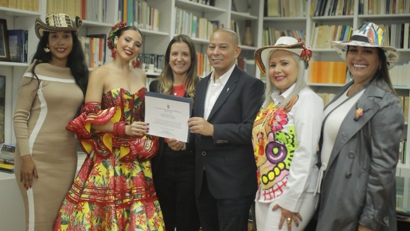 «Carnaval de Barranquilla en Nueva York: La Reina Michelle Char Fernández Promueve la Cultura»