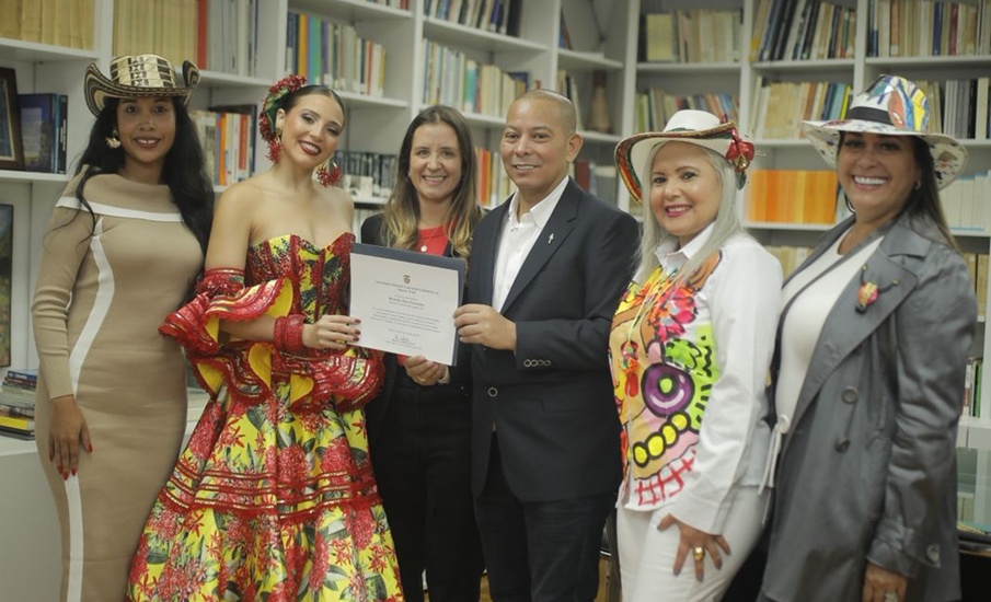 «Carnaval de Barranquilla en Nueva York: La Reina Michelle Char Fernández Promueve la Cultura»