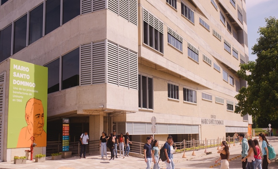 Edificio Mario Santo Domingo (Bloque J), donde tendrá lugar el simulacro mañana 28 de octubre, 2:30 p.m..