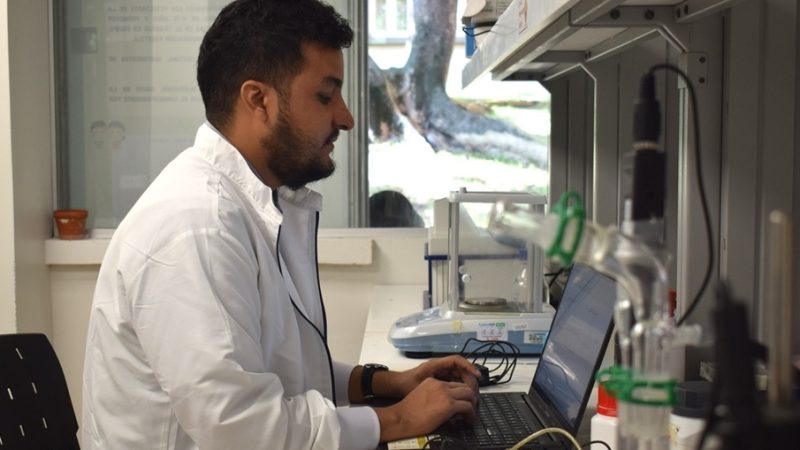 Investigación de maestría impulsa tecnología de hidrogeles para captura de CO₂