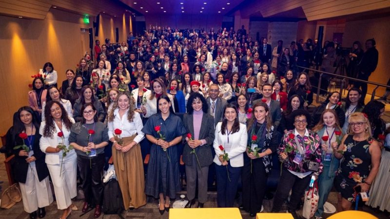 «La tecnología nos impulsa a avanzar juntas, porque con cada mujer que aprende y enseña, acercamos al país a la verdadera equidad»: Ministra TIC, Carina Murcia
