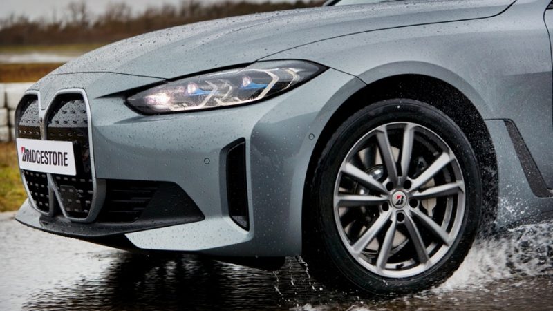 ¡Volvieron las Lluvias! Bridgestone te Cuenta Cómo Prevenir el Hidroplaneo