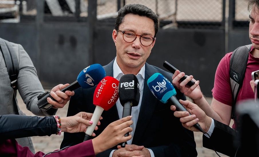 “Nuestro progresismo ha sido coherente, mientras que Petro divide a la izquierda al aliarse con Centro Democrático y Cambio Radical”: Caicedo