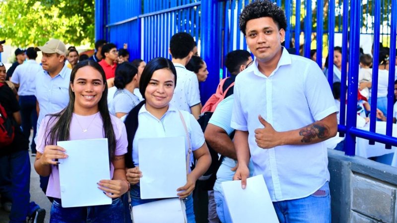 Más de 300 vacantes y 2.000 asistentes en la 1ra Feria de Empleo de Malambo