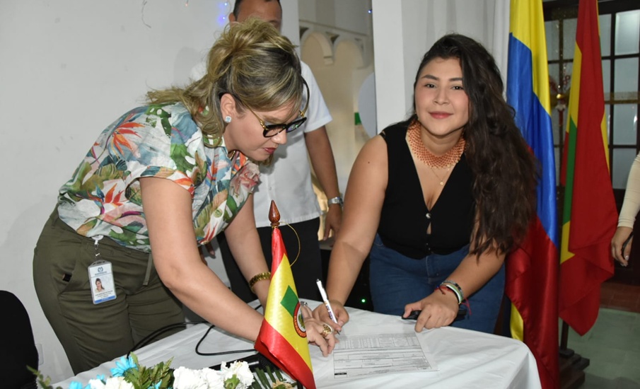 Andrea Vargas y Jaime Santamaría oficializaron su inscripción a la Cámara con un llamado a la transformación y al compromiso por el Atlántico