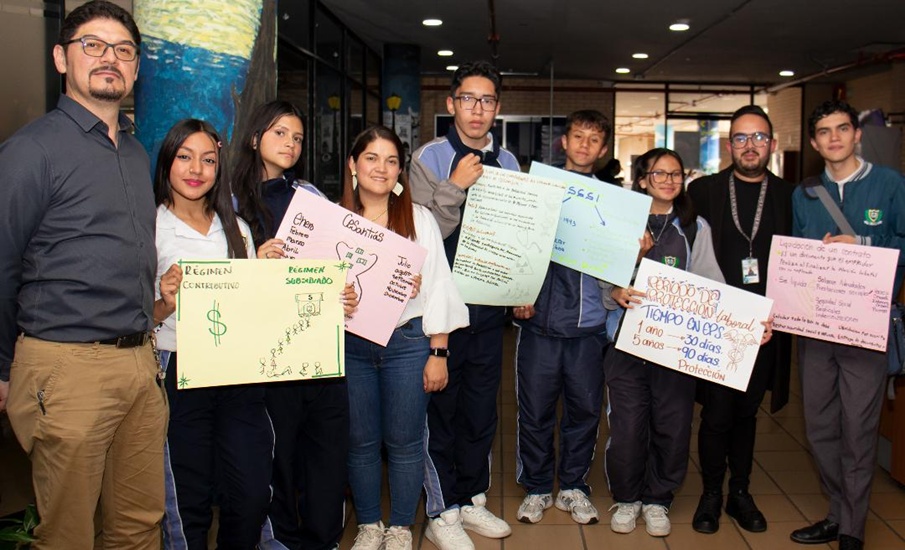 Jóvenes colombianos aprenden desde el colegio la importancia de la seguridad social