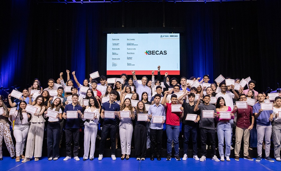 Este semestre se otorgaron 241 becas nuevas a estudiantes sobresalientes