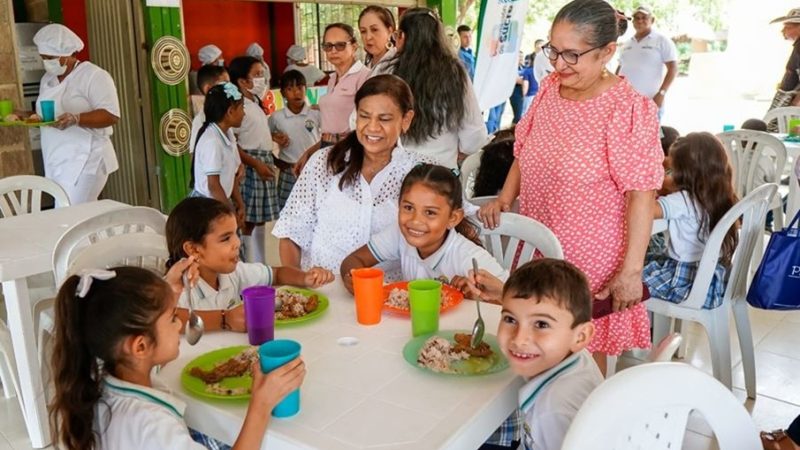 Sucre lo hace de nuevo: 40 mil niños y niñas inician sus clases con alimentación escolar desde el primer día