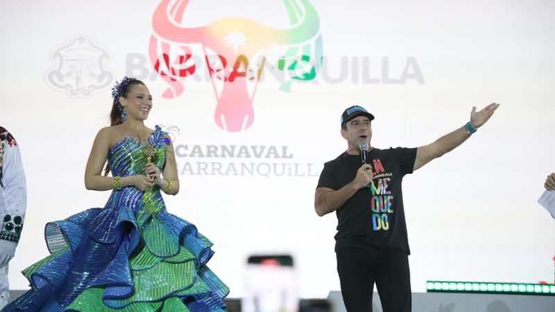 La reina Michelle Char Fernández, recibe las llaves de la ciudad y el poder para comandar la fiesta más grande de Colombia