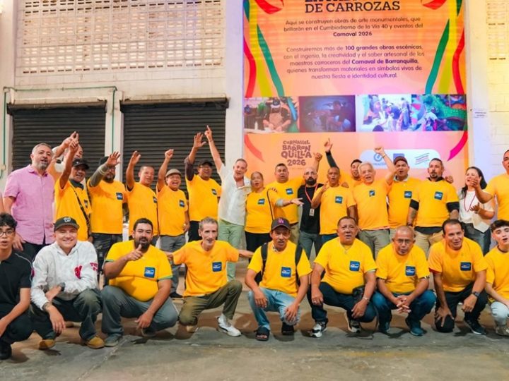 La Fábrica de Carrozas abre sus puertas para dar vida a las obras que engalanarán el Carnaval 2026