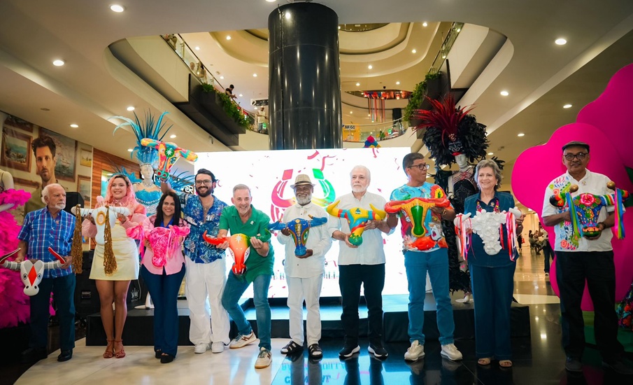 ‘Máscaras de identidad’, una exposición que celebra el arte y el Carnaval en el Centro Comercial Buenavista