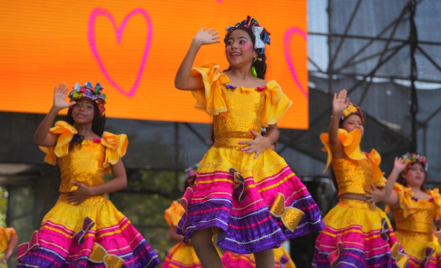 Regresó el Semillero del Carnaval de los Niños y se vivió con alegría y tradición en la Plaza de la Paz