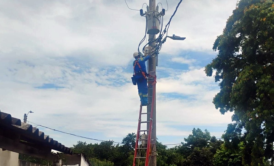 Obras eléctricas en Santa Lucía y Bohórquez