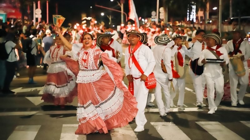 La ‘Noche de Faroles y Tambores’ rinde homenaje a Palma Africana y Carmen Meléndez por sus 50 años de tradición