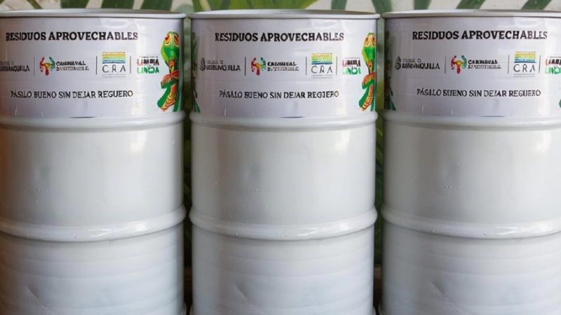 C.R.A. instala 60 puntos ecológicos en la Vía 40 y se suma a la Batalla de Flores con su mensaje ambiental ‘Somos Agua’