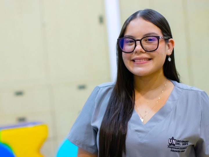 Dana Gutiérrez, primera normalista en homologar materias de Licenciatura en Educación Infantil