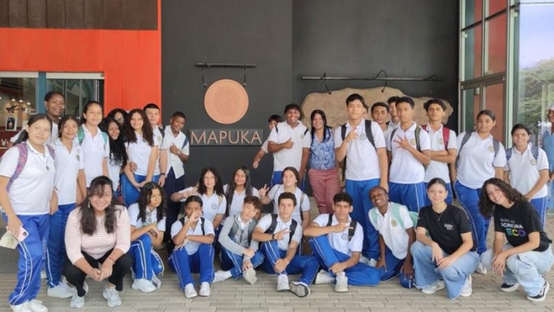 “El Poder de la Lectura en los colegios” fue presentado en el Congreso de RLCPE