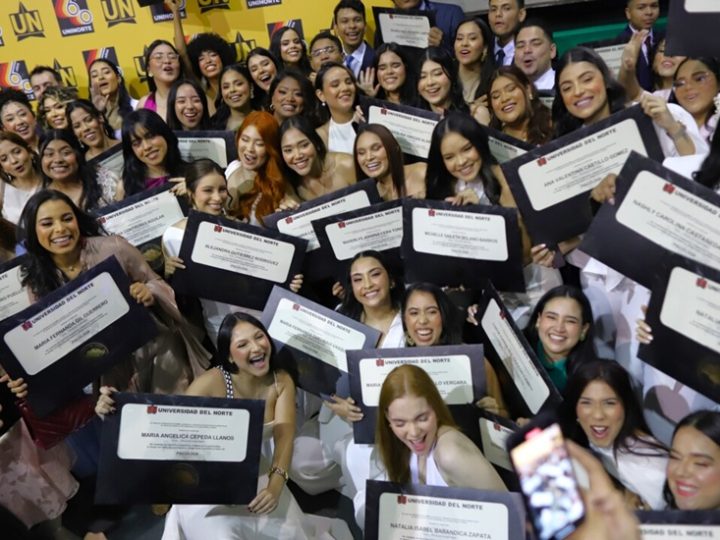Graduandos celebran su nueva etapa profesional con reflexiones sobre el camino recorrido