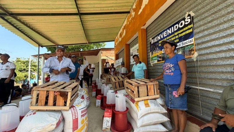 600 familias de Galapa fortalecen su seguridad alimentaria con insumos pecuarios entregados por Prosperidad Social