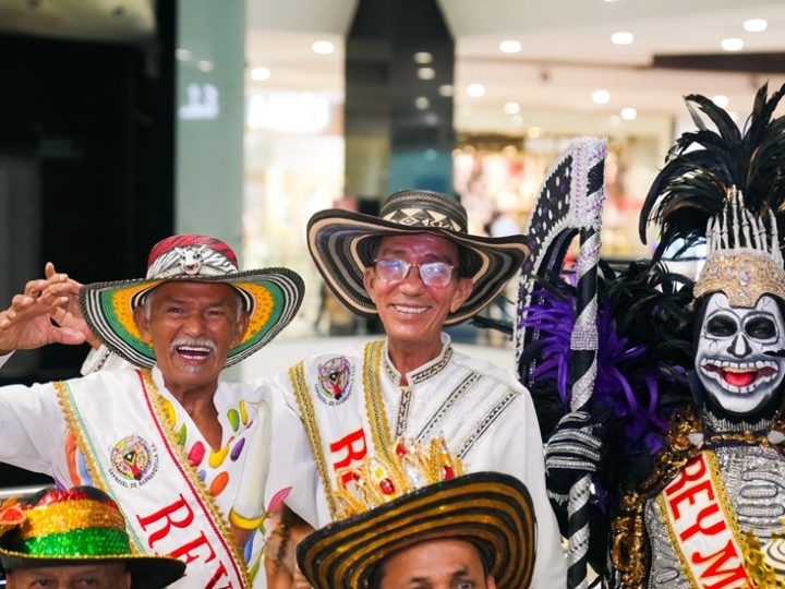 “Los Reyes Momo se toman a Barranquilla en su cumpleaños: Cultura viva a las aulas”