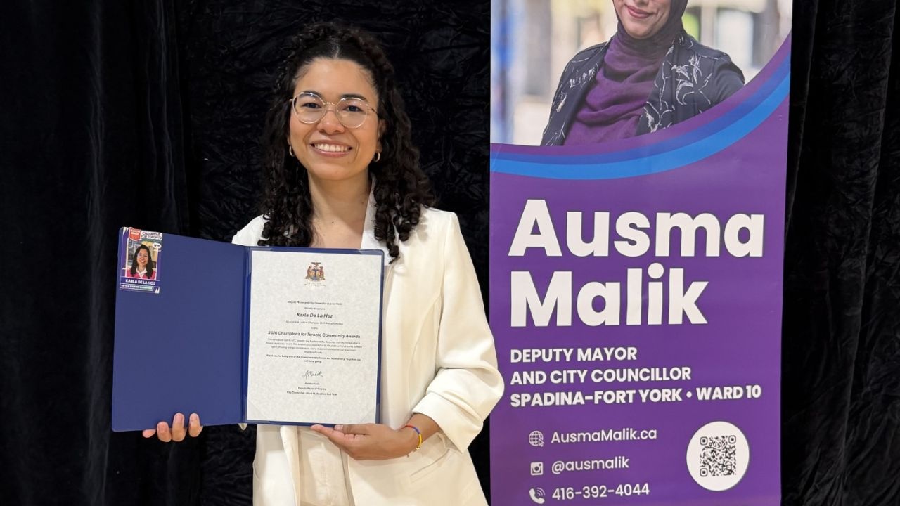 Egresada es nominada a los Toronto Community Awards por su labor educativa