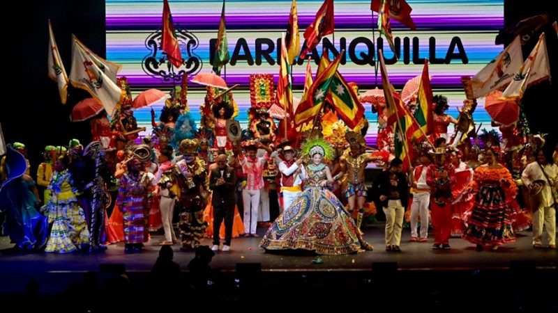La identidad, la alegría y la diáspora del Carnaval de Barranquilla se vivieron por primera vez en el Teatro Julio Mario Santo Domingo de Bogotá
