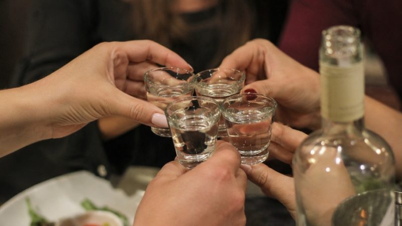 Que la celebración no termine en urgencias por culpa del licor adulterado