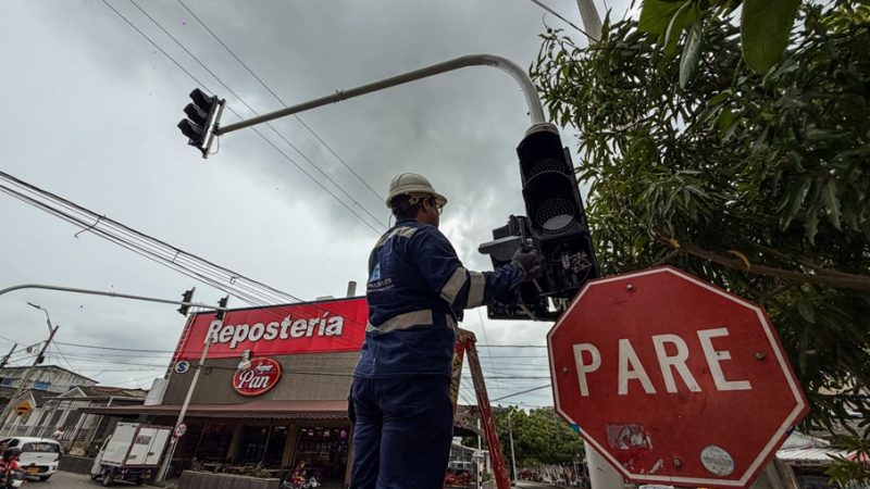 Desde el 2 de julio: Alcaldía instala nuevos semáforos en la avenida Shakira y puntos estratégicos de la ciudad