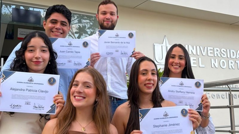 Estudiantes de Derecho destacan en el podio del Concurso Jorge Vélez García
